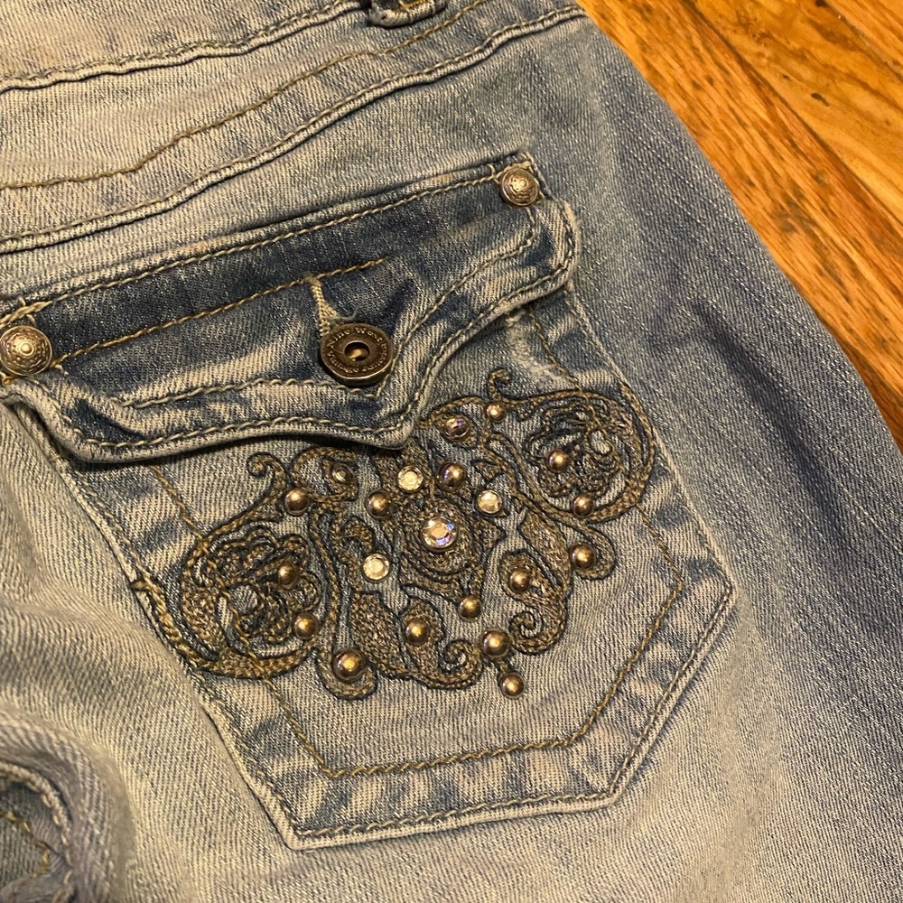 Nine West Vintage America Light Wash Embellished Jeans | Studded Pocket Denim - Picture 6 of 6